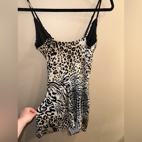 Cheetah print, honey and rosie wrap dress. Size small. - Picture 2 of 3